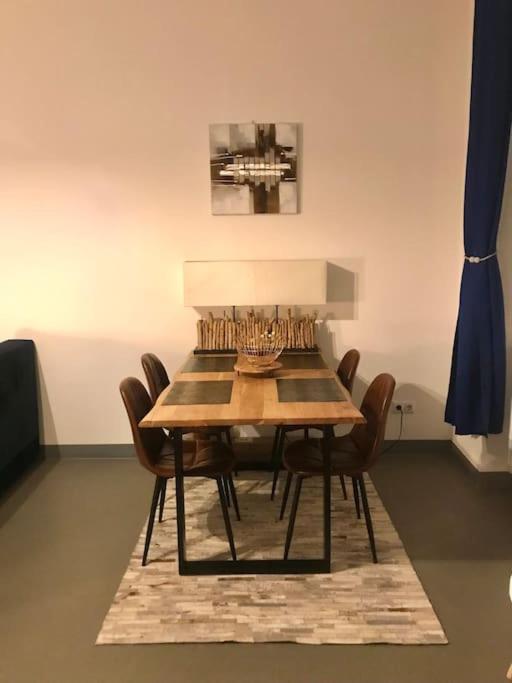 וינה Klimatisierte Sehr Zentrale Wohnung-Loftstyle- מראה חיצוני תמונה