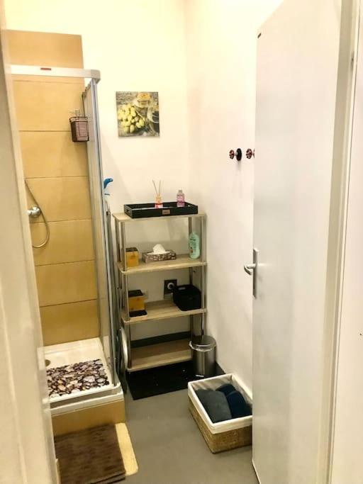 וינה Klimatisierte Sehr Zentrale Wohnung-Loftstyle- מראה חיצוני תמונה